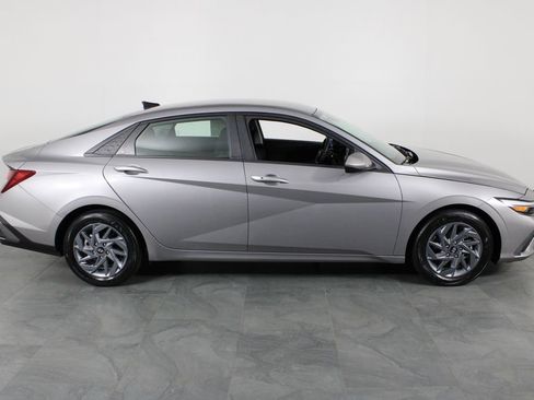 Certified 2024 Hyundai Elantra SEL FWD image 15