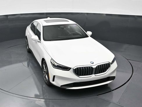 New 2026 BMW 530i w/ Convenience Package RWD image 16
