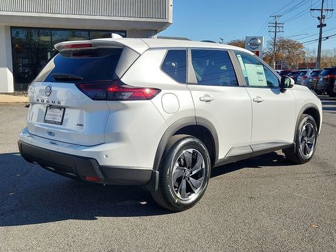 New 2026 Nissan Rogue SV w/ Cold Weather Package AWD/4WD image 4