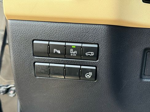 Used 2016 Lexus NX 300h AWD image 22