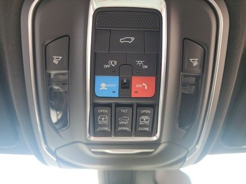 New 2025 Jeep Grand Cherokee Limited w/ Luxury Tech Group II image 11