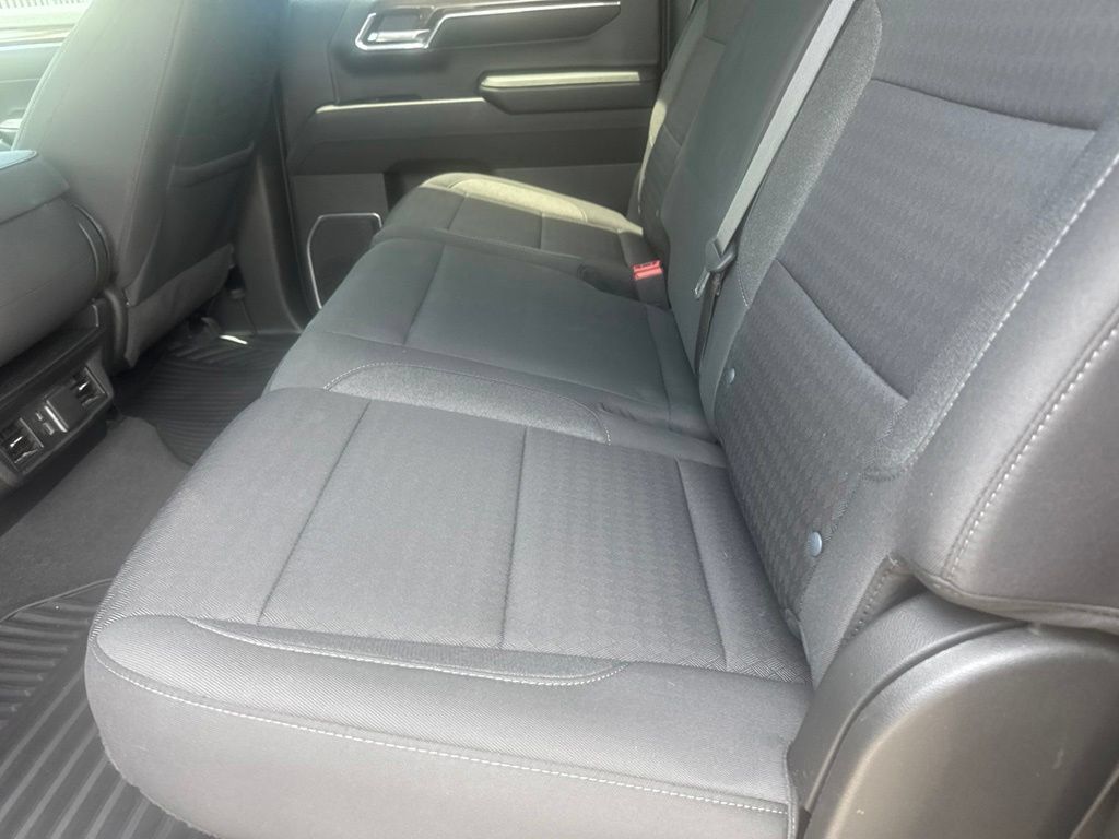 Used 2023 Chevrolet Silverado 1500 LT AWD/4WD image 12