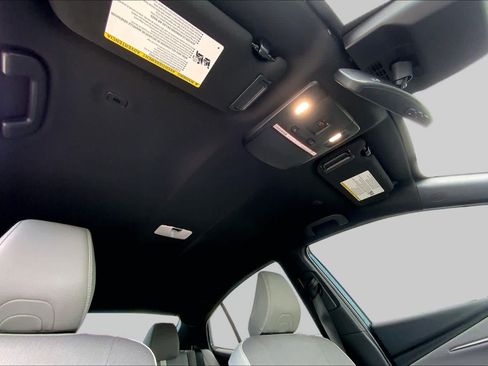 Used 2025 Toyota Camry SE FWD image 24