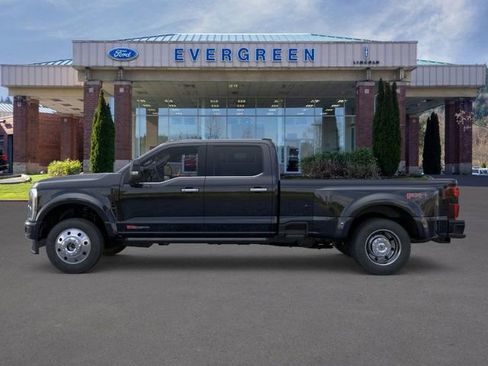 New 2026 Ford F450 Platinum w/ FX4 Off-Road Package image 3