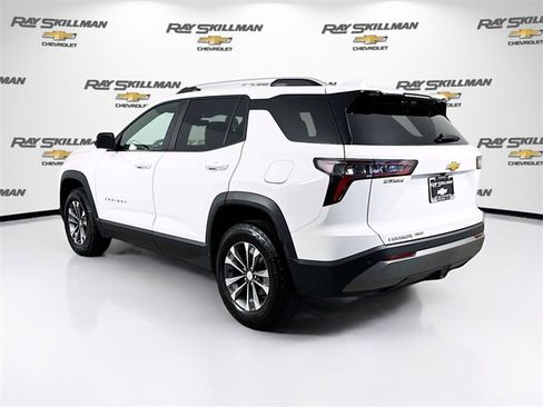 Used 2025 Chevrolet Equinox LT w/ Convenience Package II image 5