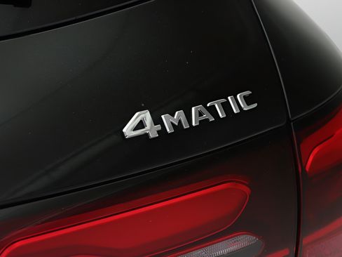 Certified 2025 Mercedes-Benz GLC 300 4MATIC image 20