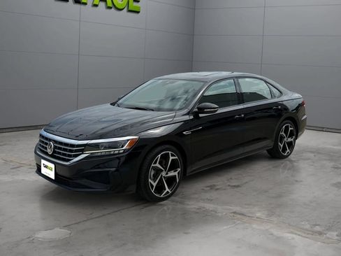 Used 2022 Volkswagen Passat 2.0T R-Line FWD image 4