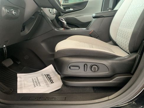 Used 2024 Chevrolet Equinox LT FWD image 14