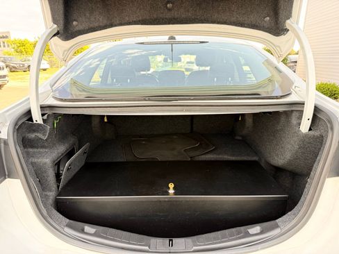 Used 2018 Ford Fusion SE w/ Equipment Group 602A FWD image 17