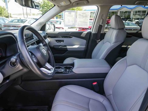 Used 2025 Honda Pilot EX-L image 21