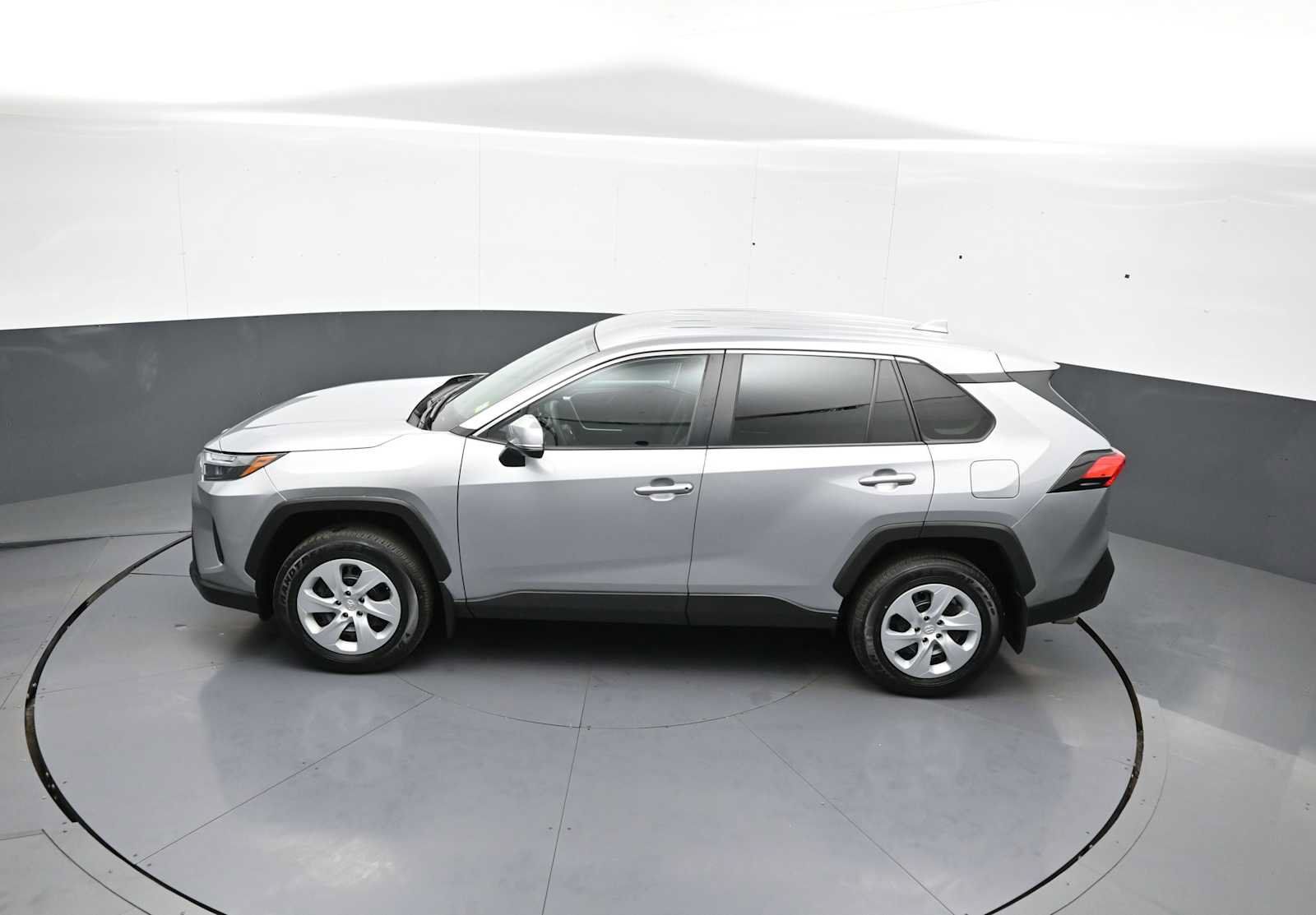 Certified 2023 Toyota RAV4 LE AWD/4WD image 39