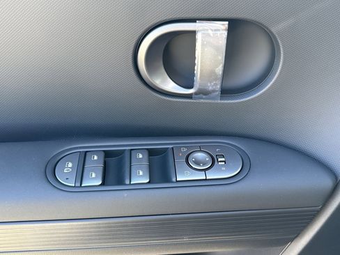 New 2025 Hyundai Ioniq 5 SE image 15