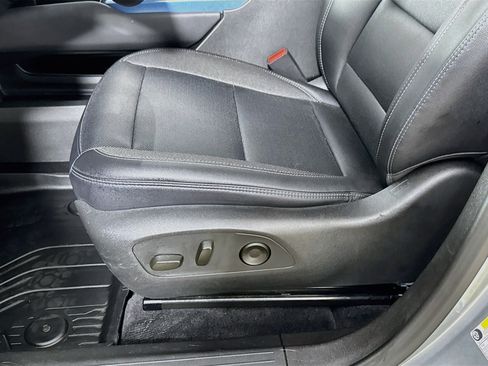 Used 2025 Chevrolet Equinox EV LT FWD image 21