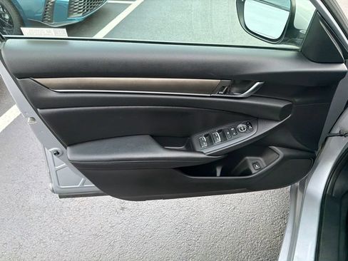 Used 2020 Honda Accord LX image 18