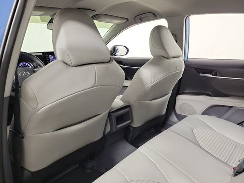 Used 2024 Toyota Camry SE FWD image 11