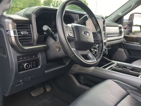 Used 2024 Ford F250 Lariat image 19