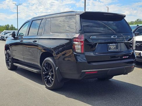 Used 2022 Chevrolet Suburban RST w/ Luxury Package AWD/4WD image 5