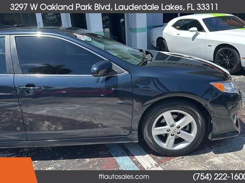 Used 2012 Toyota Camry SE w/ Leather Pkg FWD image 14