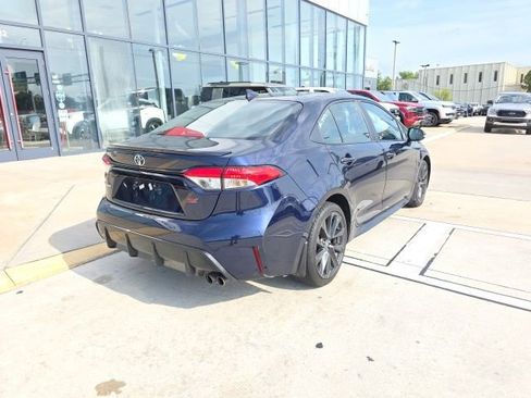 Used 2025 Toyota Corolla SE w/ SE Premium Package FWD image 4