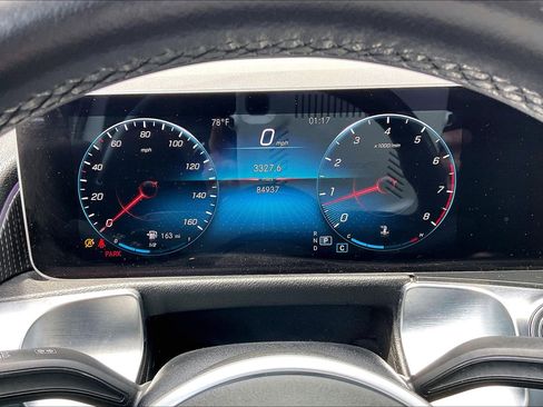 Used 2021 Mercedes-Benz GLB 250 image 25