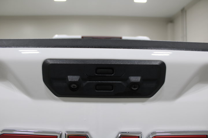 Used 2024 GMC Sierra 1500 Denali w/ Denali Reserve Package AWD/4WD image 16