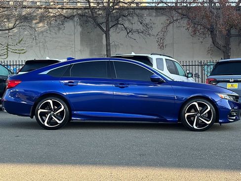 Used 2019 Honda Accord Sport image 3