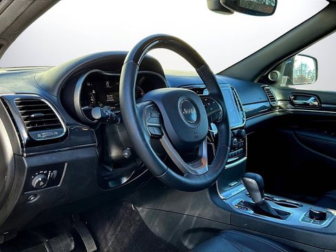 Used 2019 Jeep Grand Cherokee Overland image 19