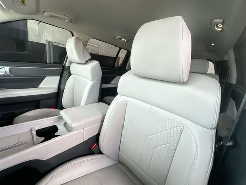 Used 2024 Hyundai Santa Fe SEL FWD image 14