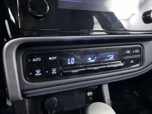 Used 2017 Toyota Corolla SE FWD image 11