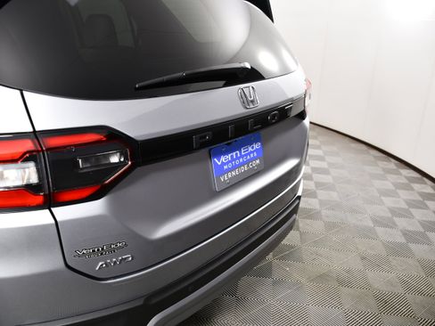 Certified 2025 Honda Pilot EX-L image 15
