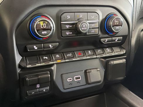 Used 2019 Chevrolet Silverado 1500 LT Trail Boss AWD/4WD image 18
