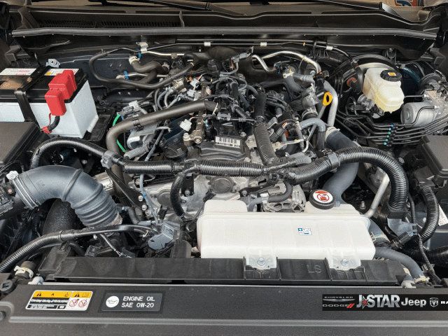 Used 2025 Toyota 4Runner SR5 AWD/4WD image 30
