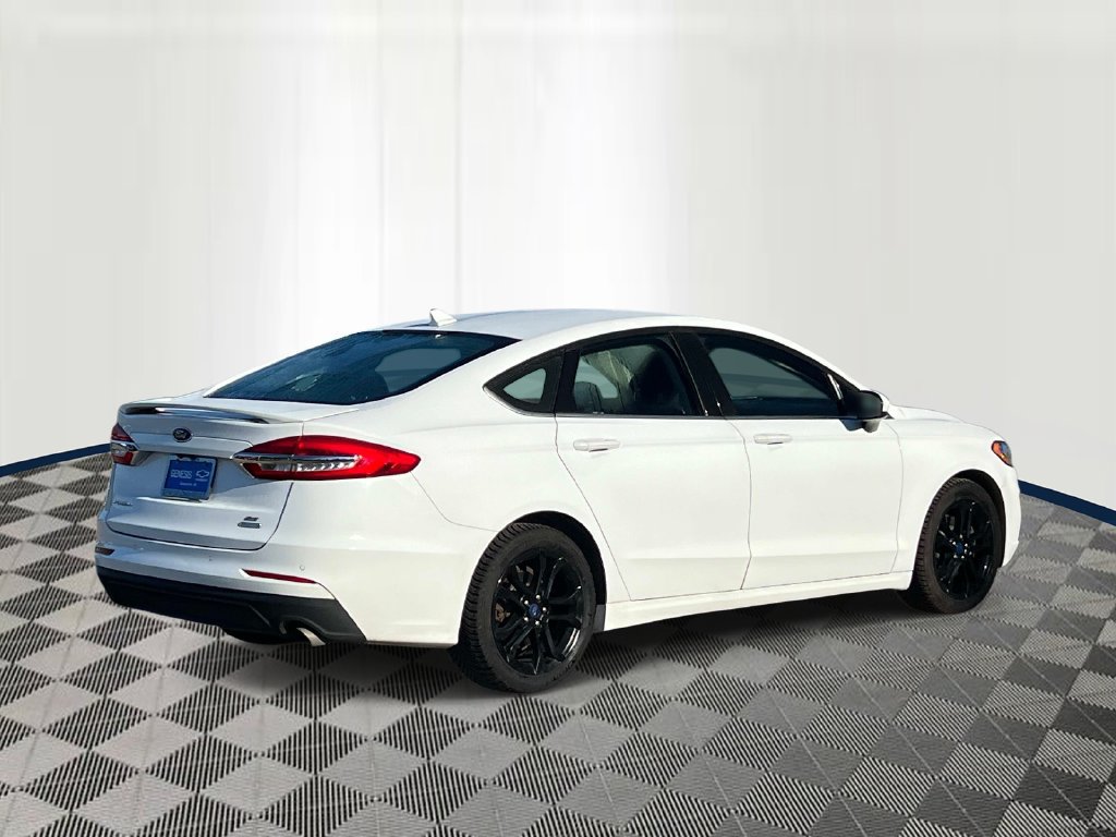 Used 2020 Ford Fusion SE w/ Equipment Group 151A FWD image 4