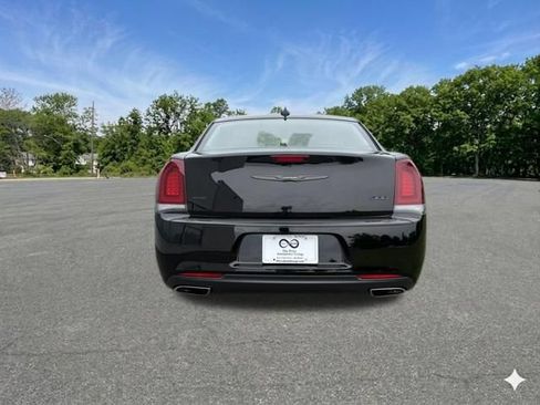 Used 2023 Chrysler 300 Touring w/ Sport Appearance Package AWD/4WD image 7