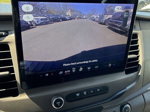 Used 2022 Ford Transit 350 XLT RWD image 7