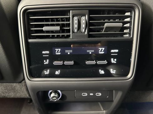 Certified 2026 Porsche Cayenne GTS AWD/4WD image 44