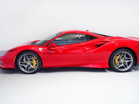 Used 2021 Ferrari F8 Tributo RWD image 5