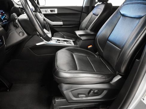 Used 2023 Ford Explorer Limited w/ Equipment Group 301A image 12