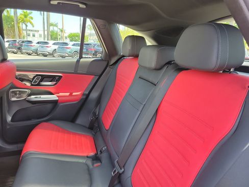 Used 2023 Mercedes-Benz GLC 300 image 13