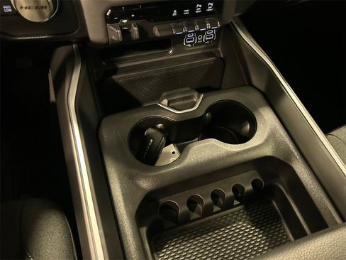 Used 2021 RAM 1500 Big Horn image 21