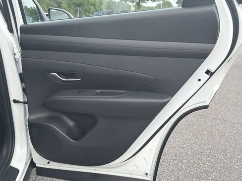 New 2026 Hyundai Tucson SE w/ Tow & Go Package FWD image 18