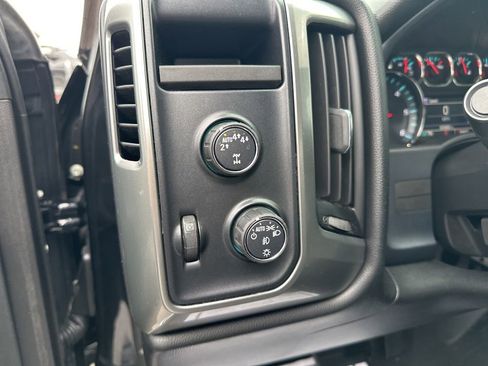 Used 2018 Chevrolet Silverado 1500 LT w/ Texas Edition image 15