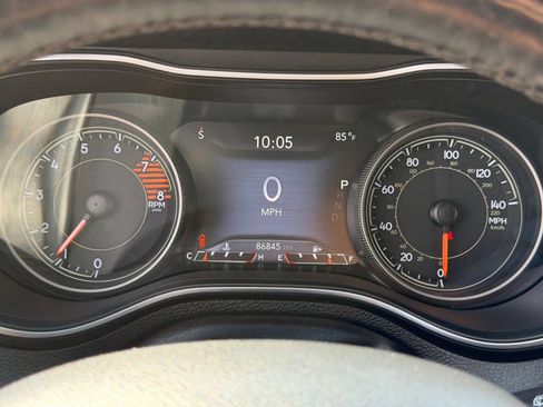 Used 2019 Jeep Cherokee Limited w/ Luxury Group AWD/4WD image 23