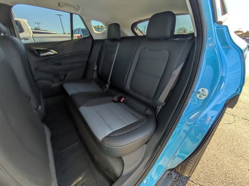 New 2026 Chevrolet Trax LT w/ Sunroof Package image 7