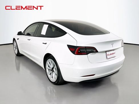 Used 2023 Tesla Model 3 Standard Range RWD image 9