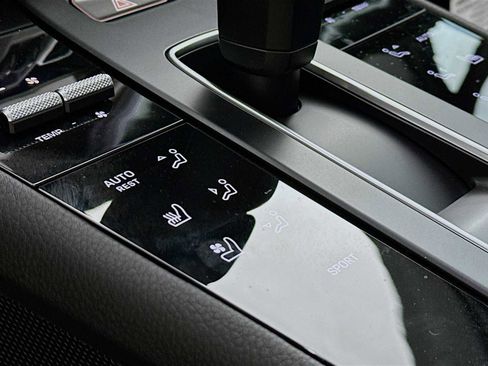 New 2026 Porsche Macan image 20