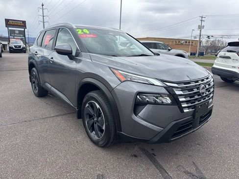 Certified 2024 Nissan Rogue SV w/ SV Premium Package AWD/4WD image 3