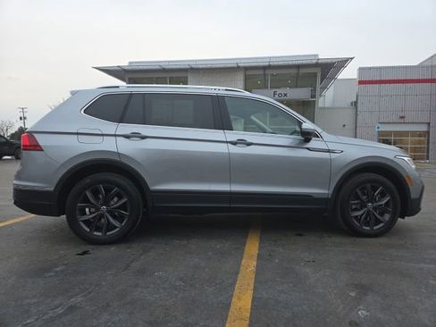 Certified 2023 Volkswagen Tiguan SE w/ Panoramic Sunroof Package image 10