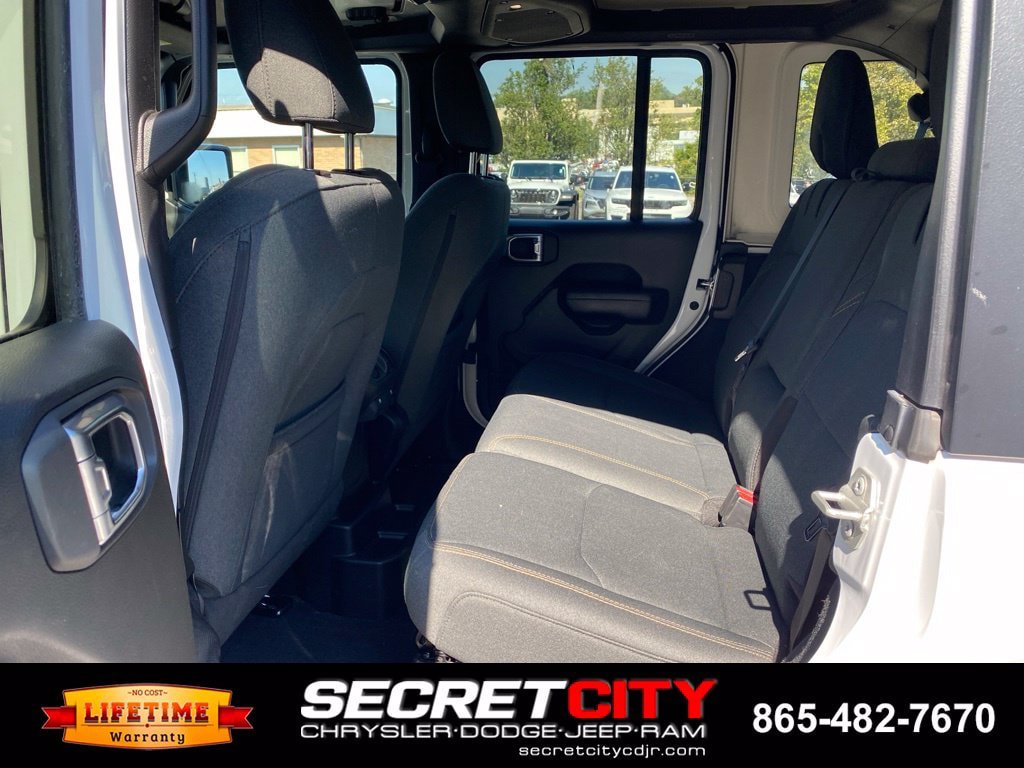Used 2024 Jeep Wrangler Unlimited AWD/4WD image 11
