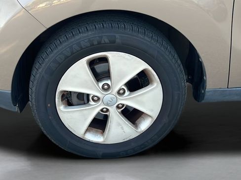 Used 2014 Kia Soul FWD image 10